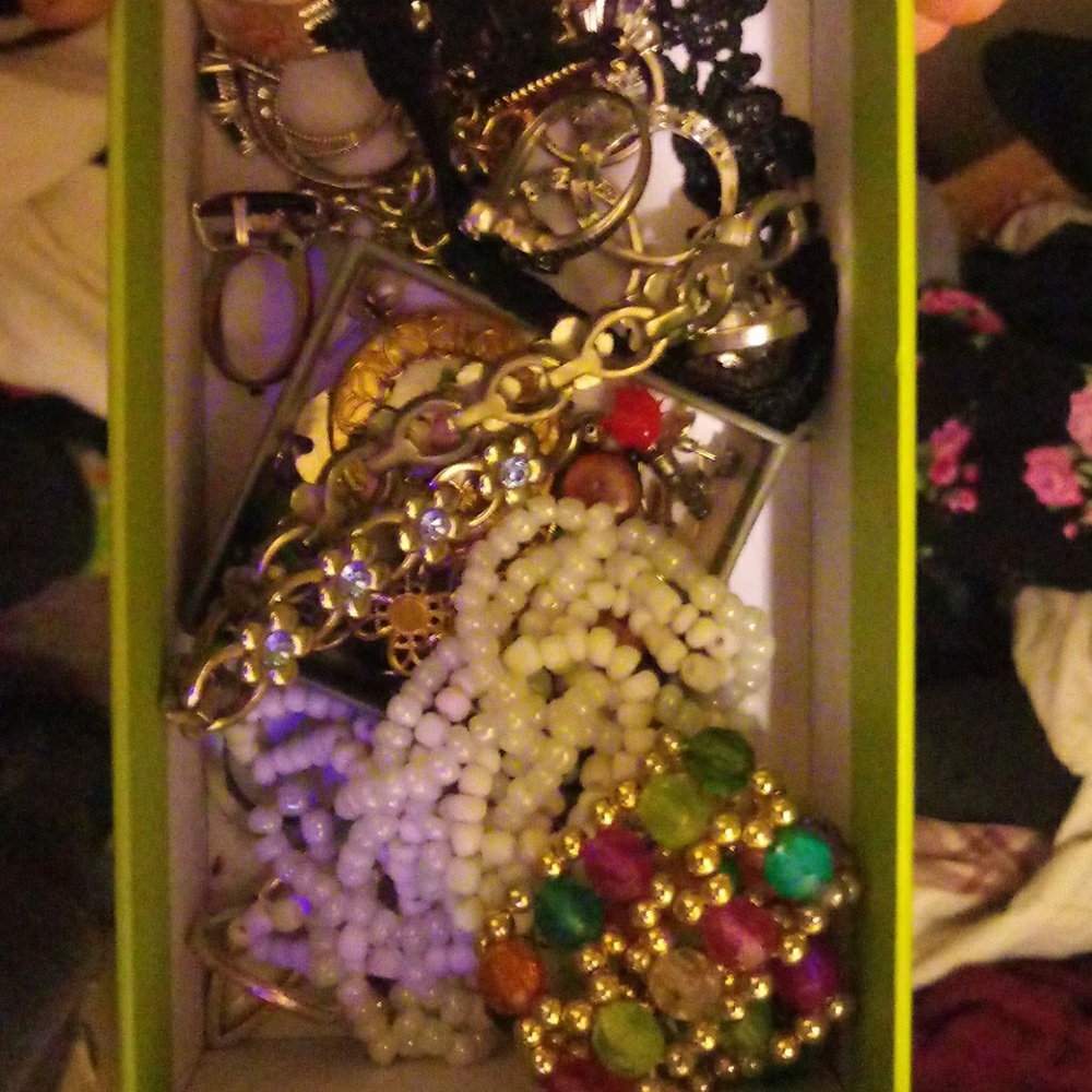 Jewelry - Picture 5 of 8